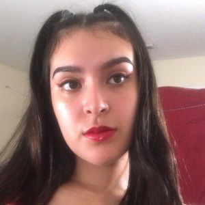 Meet your Posher, Esperanza